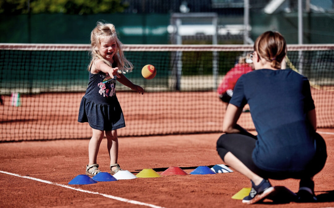 Familietennis – sjov og legende tennis for børn og forældre!